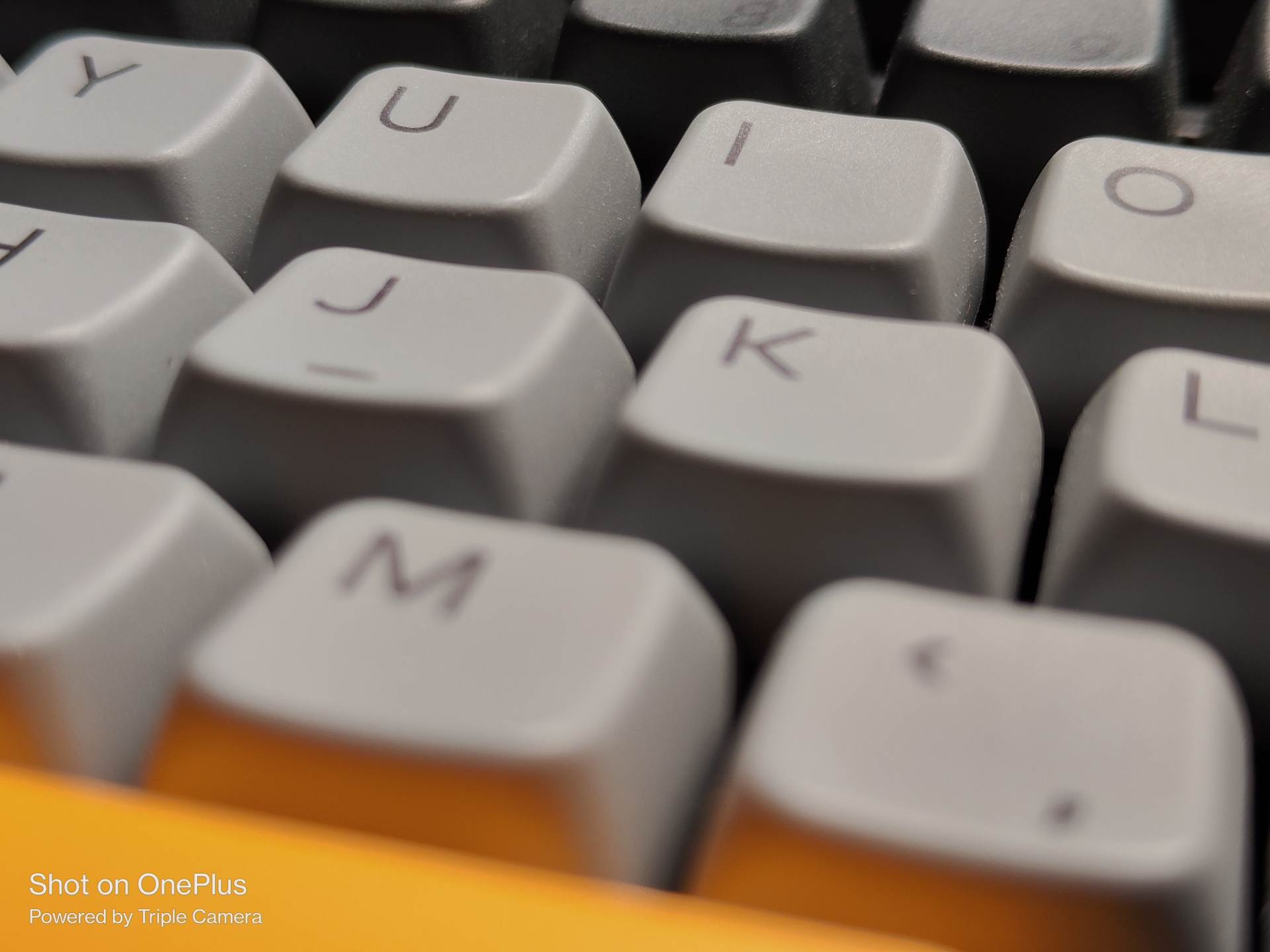 双机党iphone13promax,入手两个苹果手机怎么选择