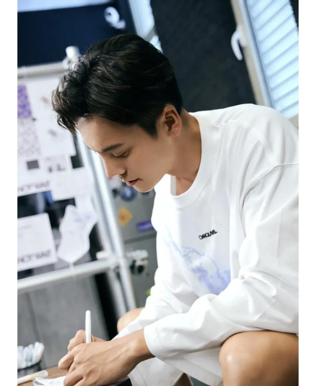 陈伟霆pk陈伟霆,陈伟霆可以叫谢伟霆吗