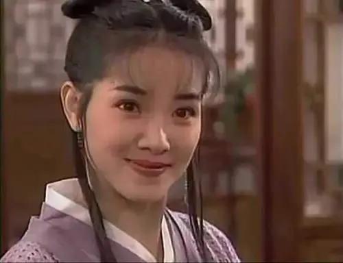 前脚吹“绝色美人”，后脚就被配角狠狠艳压，这些女明星图啥啊