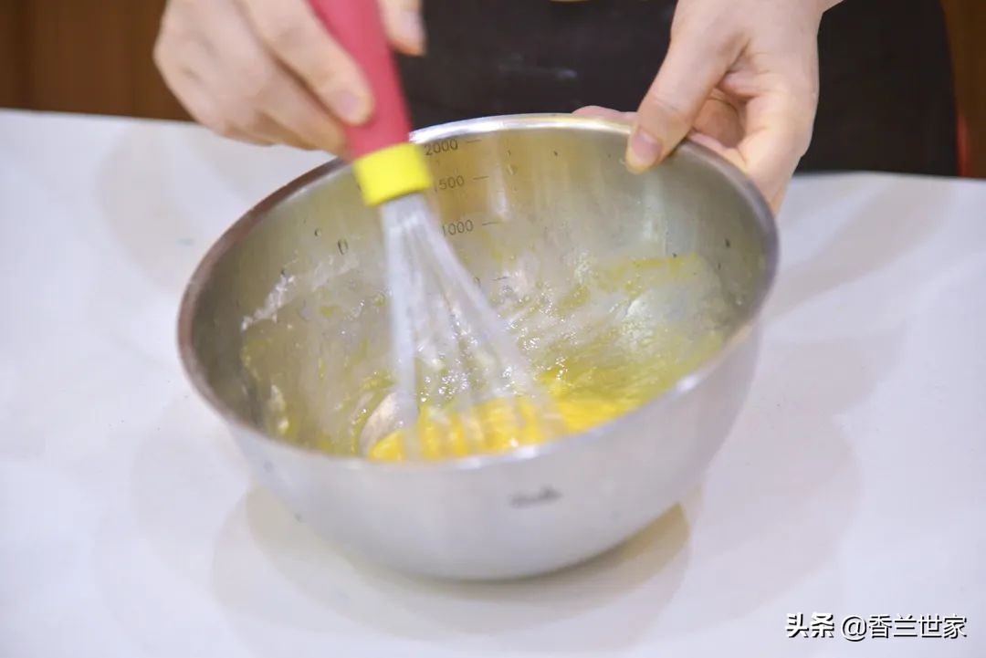 香兰蛋糕教学视频,乌龙蜜桃千层蛋糕教程