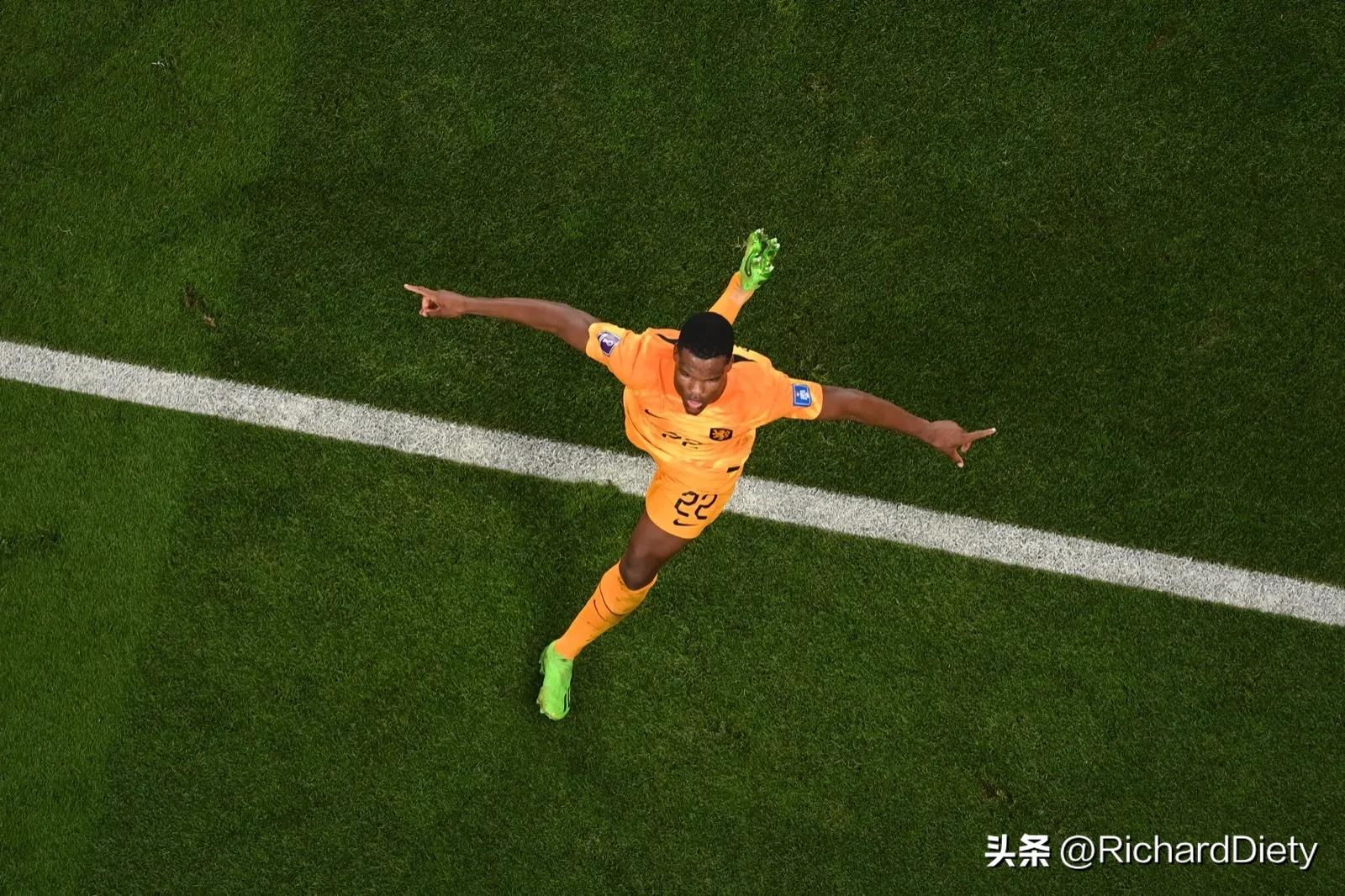 范加尔荷兰2:0挪威晋级世界杯,荷兰队范加尔新战术