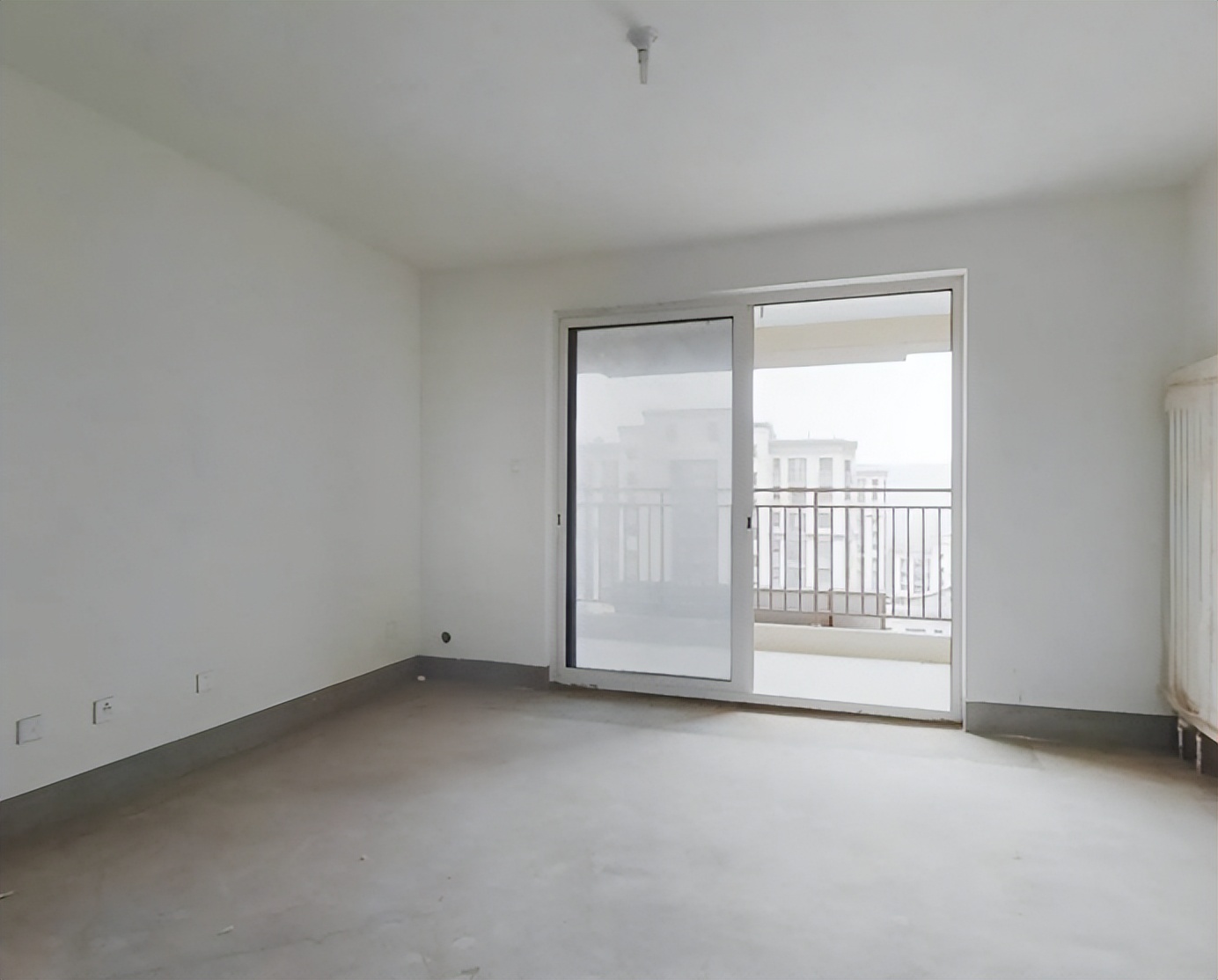 同一栋楼为什么西户比东户高,同一栋楼为什么都买西户