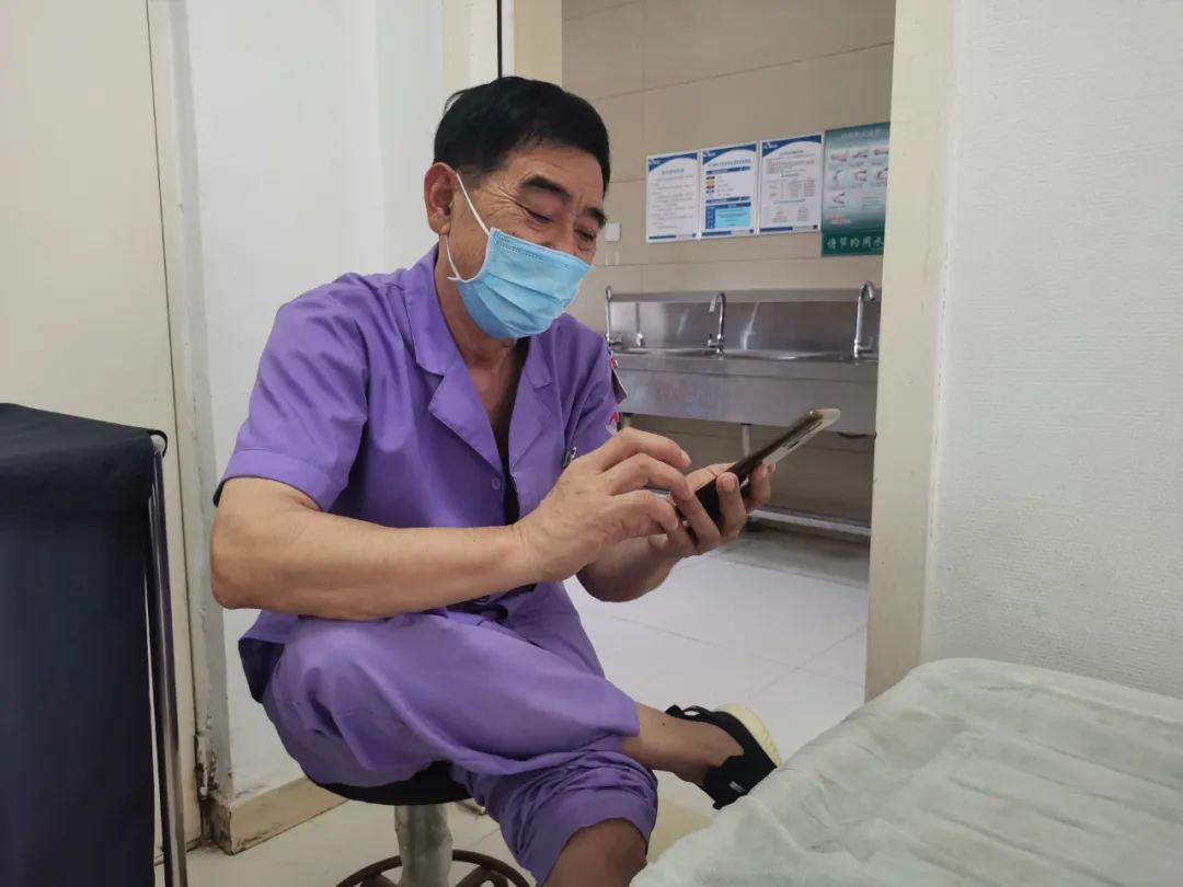 一觉醒来发现嗓子哑了,一觉醒来喉咙都变哑了一直不见好