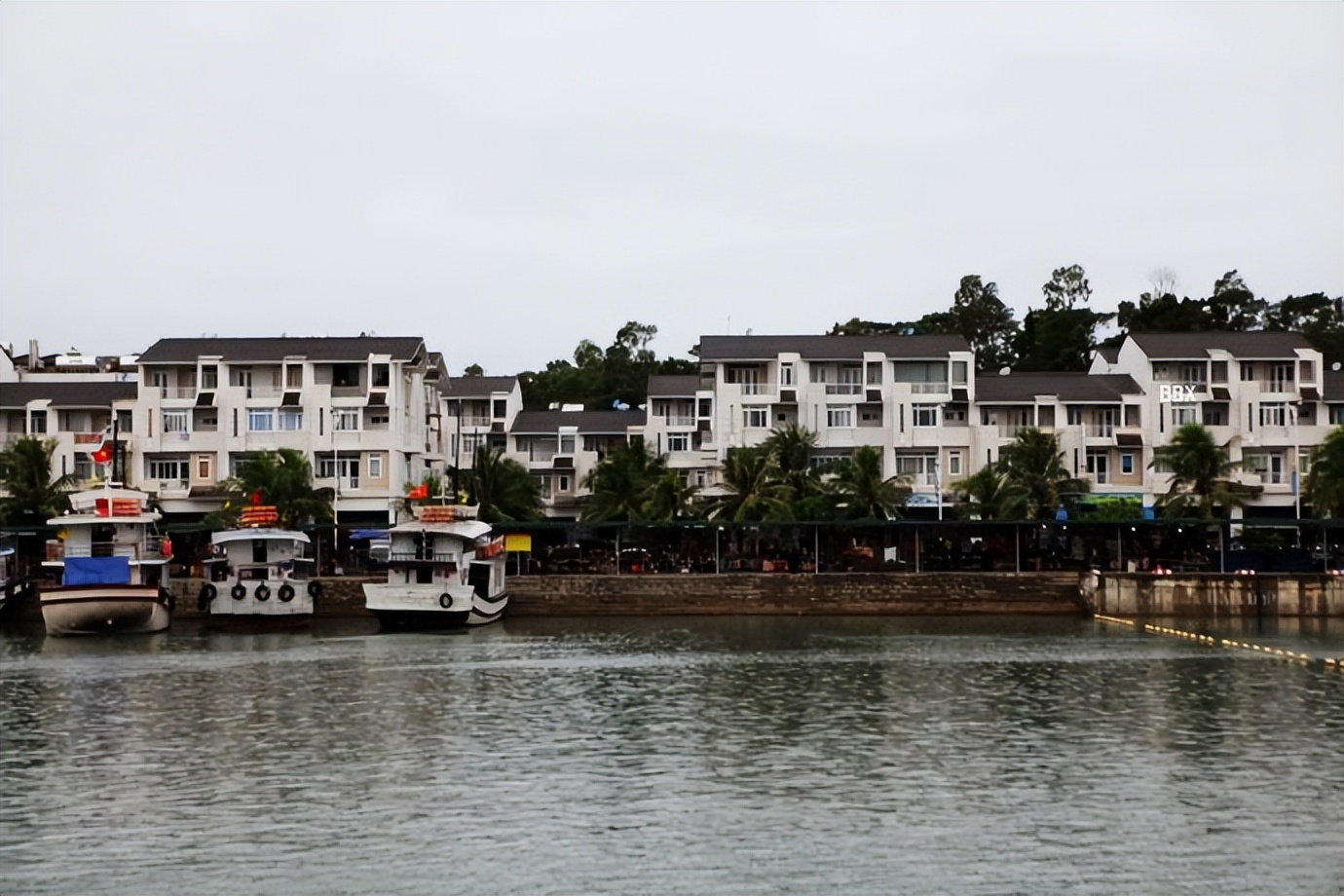 越南下龙，我在船上买海鲜