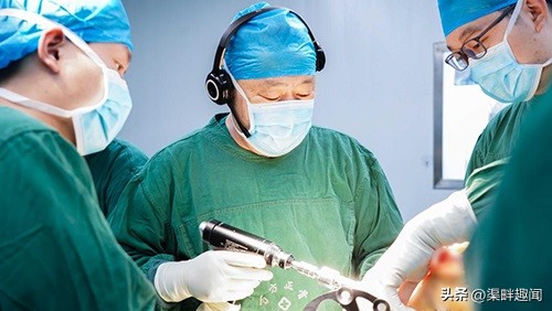 股骨头坏死机器人置换手术全过程,骨科机器人置换关节