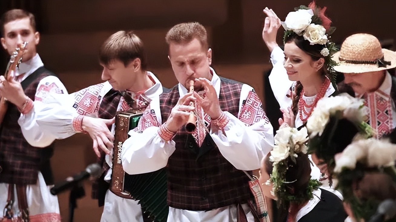 白俄罗斯风景迷人,美女是战略资源,矿用车世界第一,对我国免签