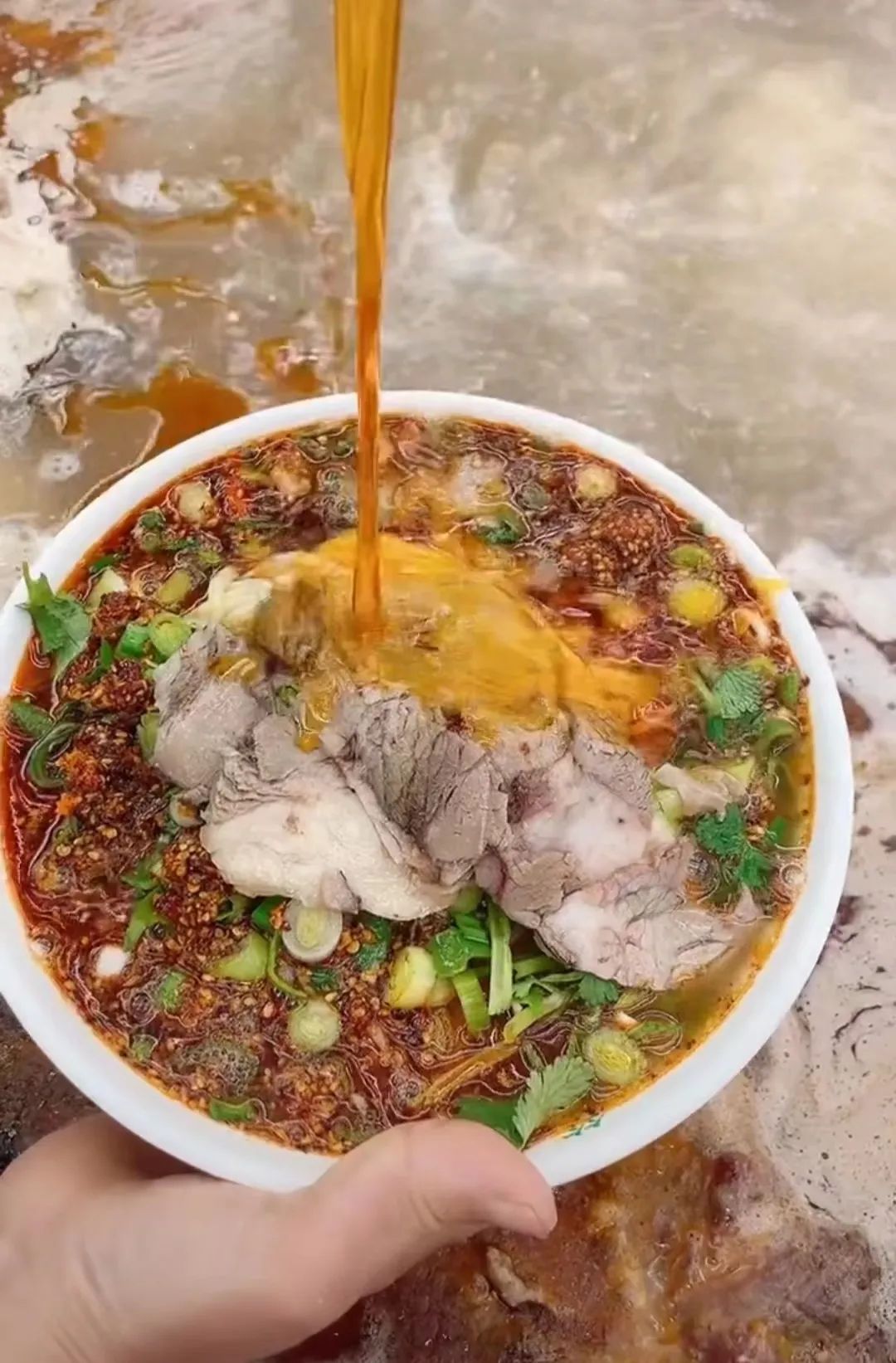 开一家餐馆一年赚100万,开一家小型餐馆成本