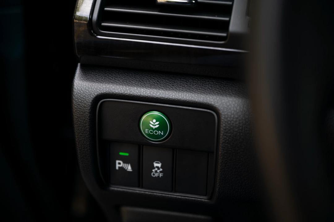 买高配家用车，送V6发动机——9代雅阁3.0LVTI尊贵版