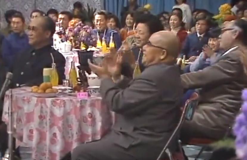 春晚现场吃鸡,39年前春晚