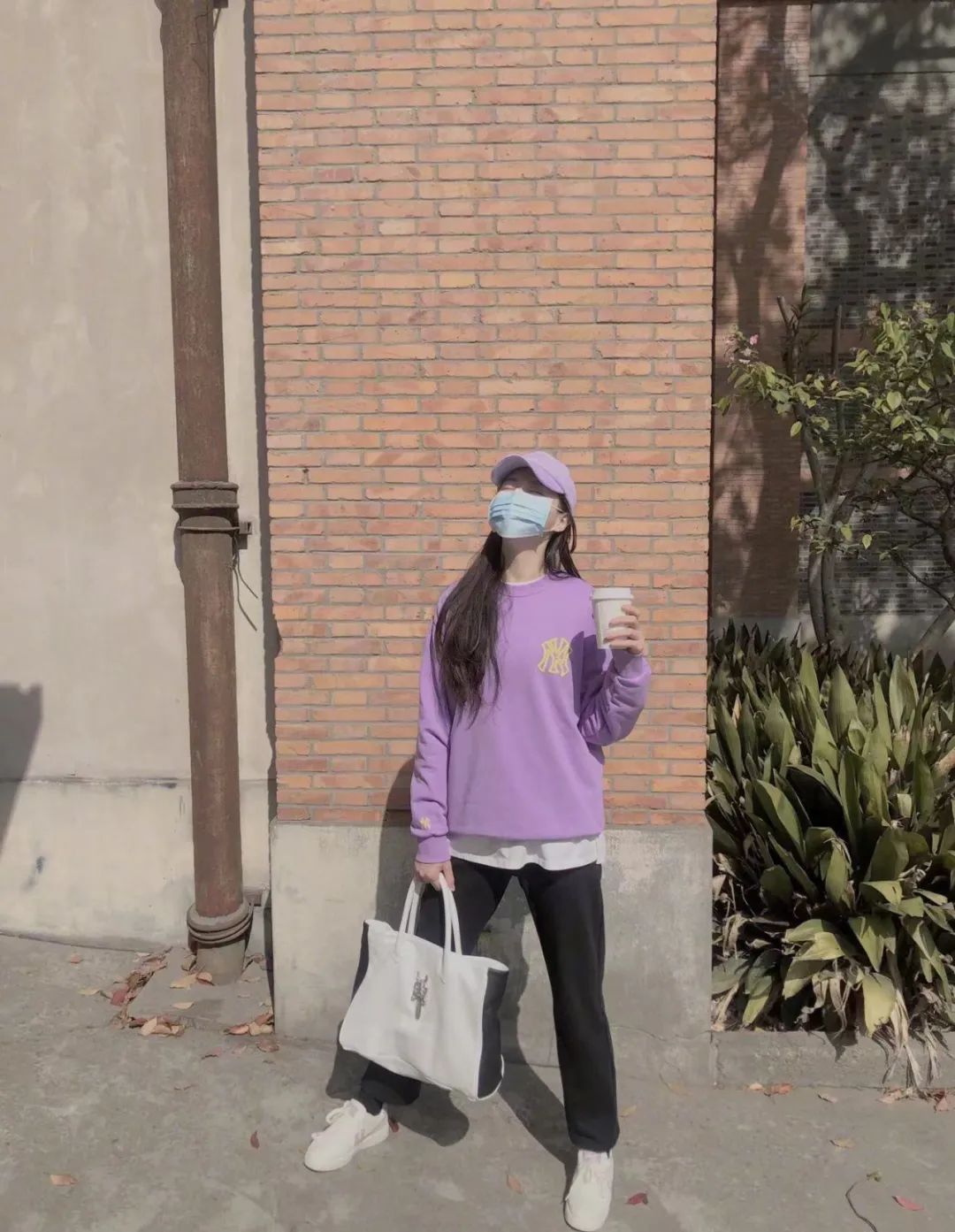 唐嫣在机场时背的焦糖色包,唐嫣曾经用过哪些包包