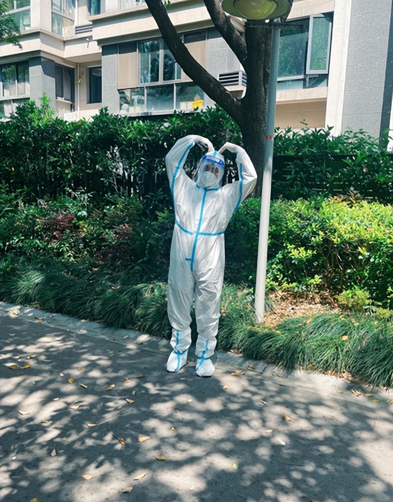 演员陈龙剪头发,章龄之陈龙剪头