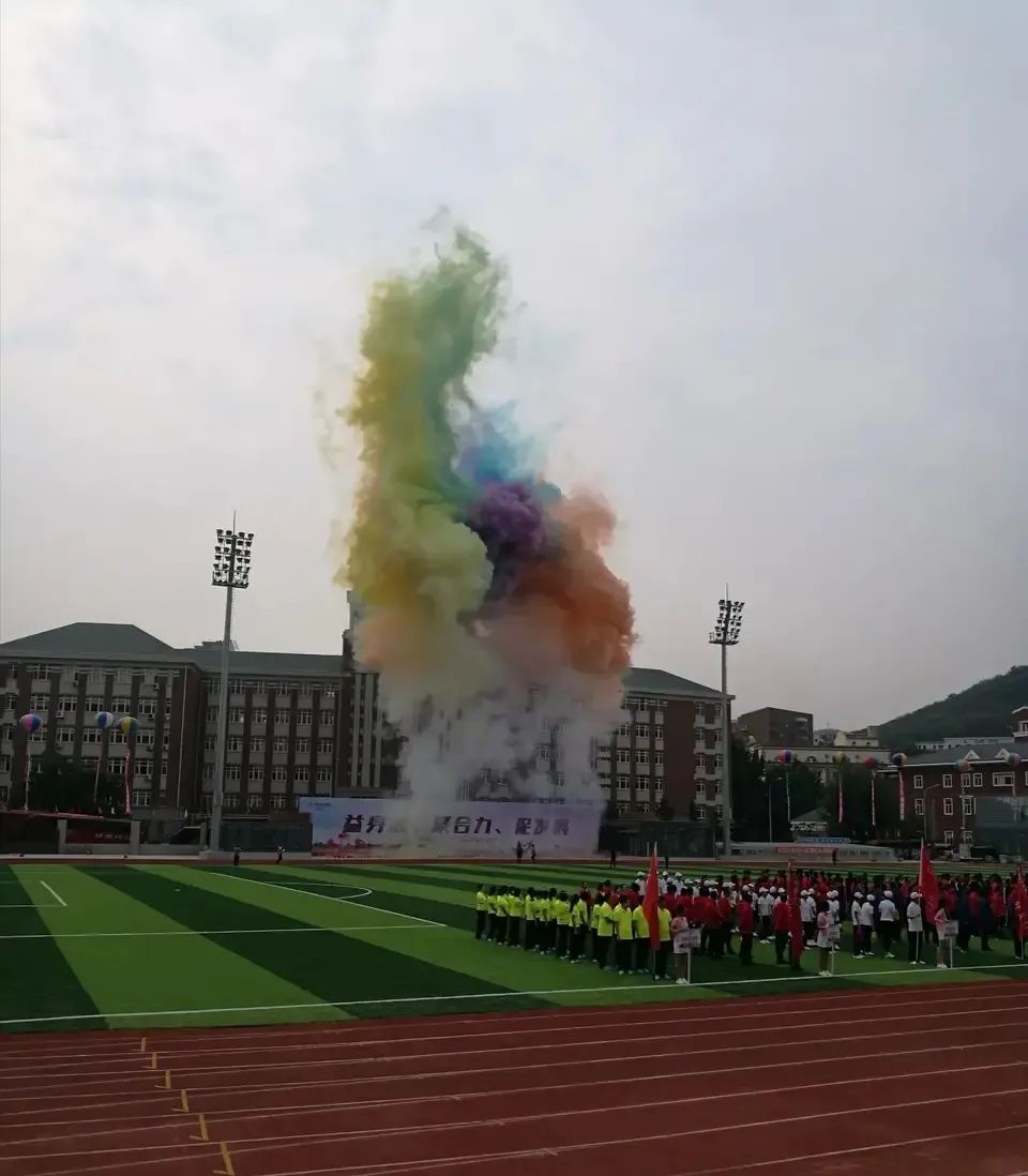 鍔冲姩鍏洯鐏溅澶翠綋鑲插満,婊￠搧