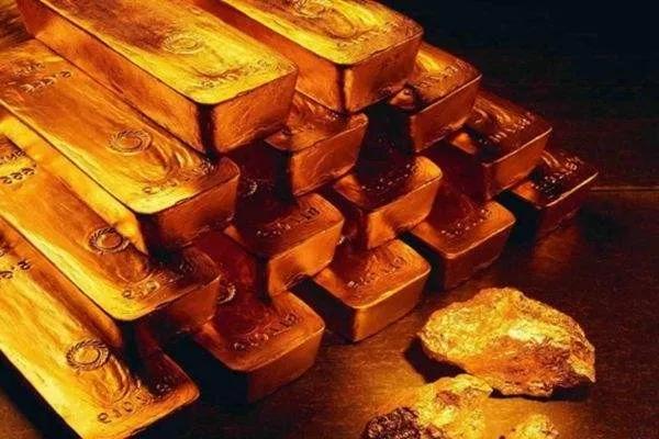 1993年就能诈骗5亿的钱宏，逃亡海外8年骗财骗色，他是如何落网的