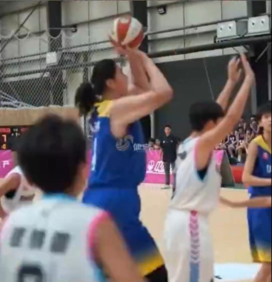 女篮张子宇16岁身高2米28比姚明高,女篮2米26张子宇现状