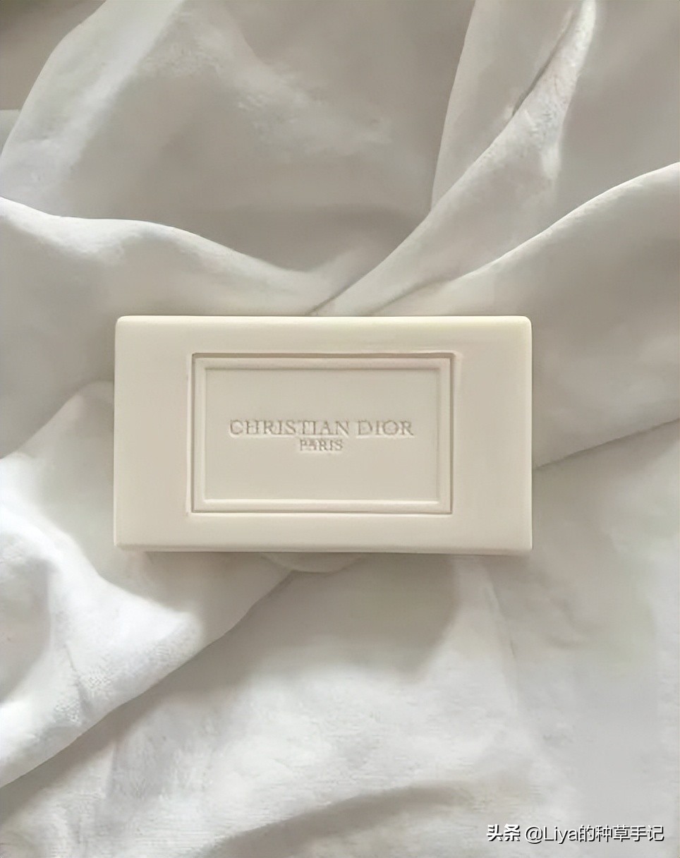 超显白超好看的美甲图片,虎年美甲2022新年美甲显白长款