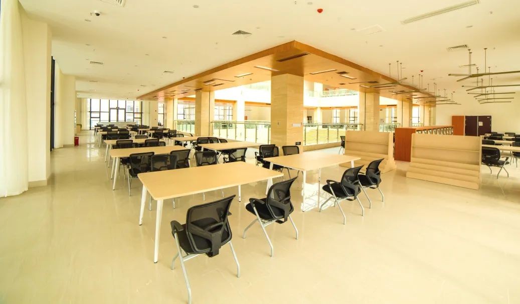 成都市实验外国语学校西区怎么样,成都市实验外国语学校五龙山校区