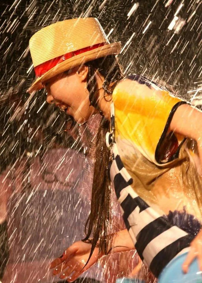 老挝泼水节真的好玩,老挝泼水节有多厉害