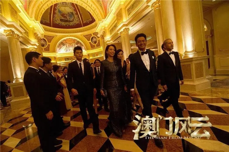 澳门风云3周润发赌神精彩片段,澳门风云周润发为什么疯疯癫癫