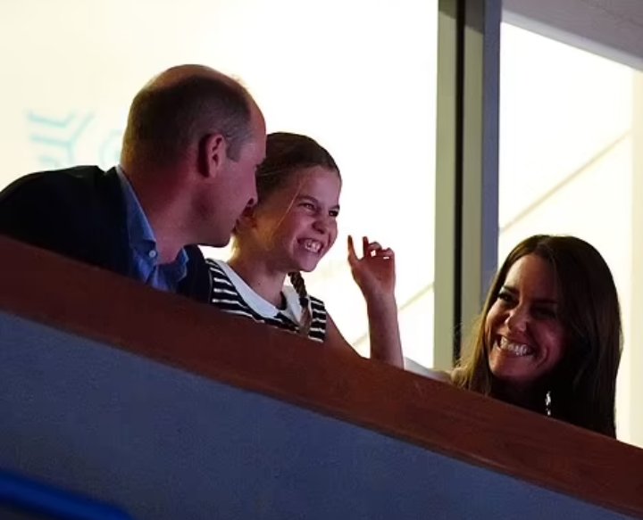 8岁夏洛特小公主气场,8岁夏洛特公主火出圈