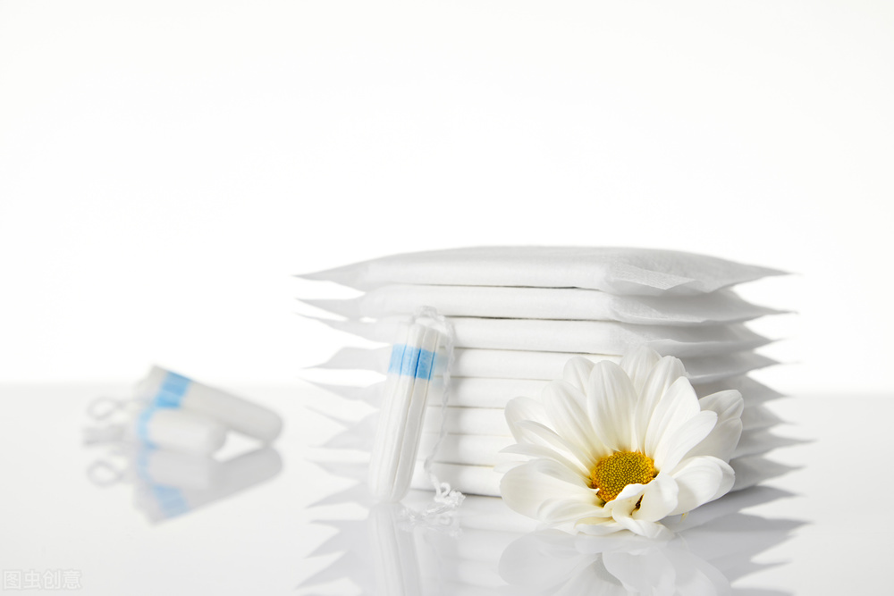 男同事竟然找我要卫生巾和我的月经羞耻