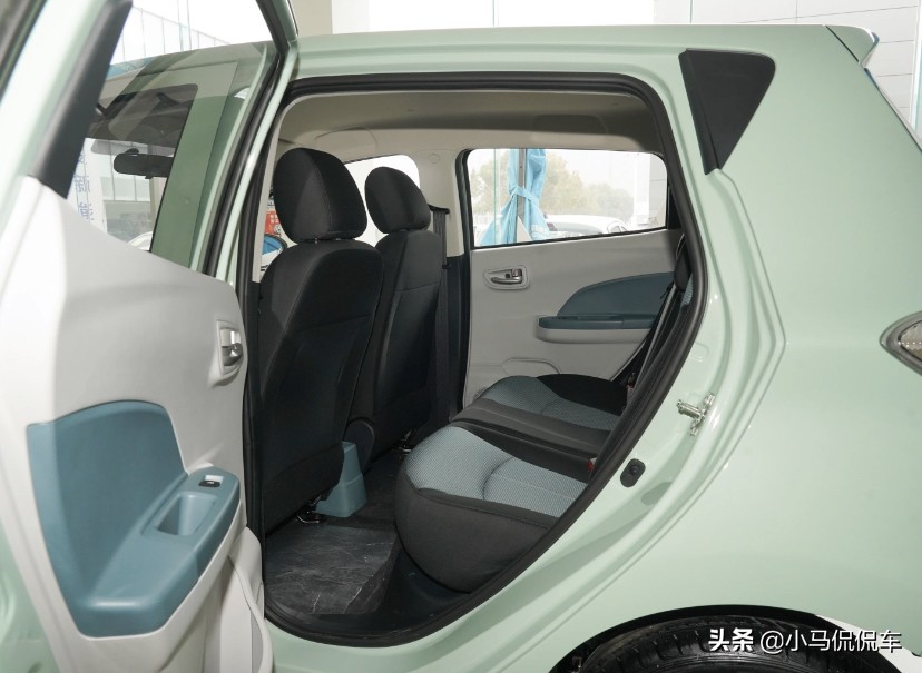 奔奔e-star2022新款301公里售价5.38万,长安奔奔e-star301公里最新续航测评