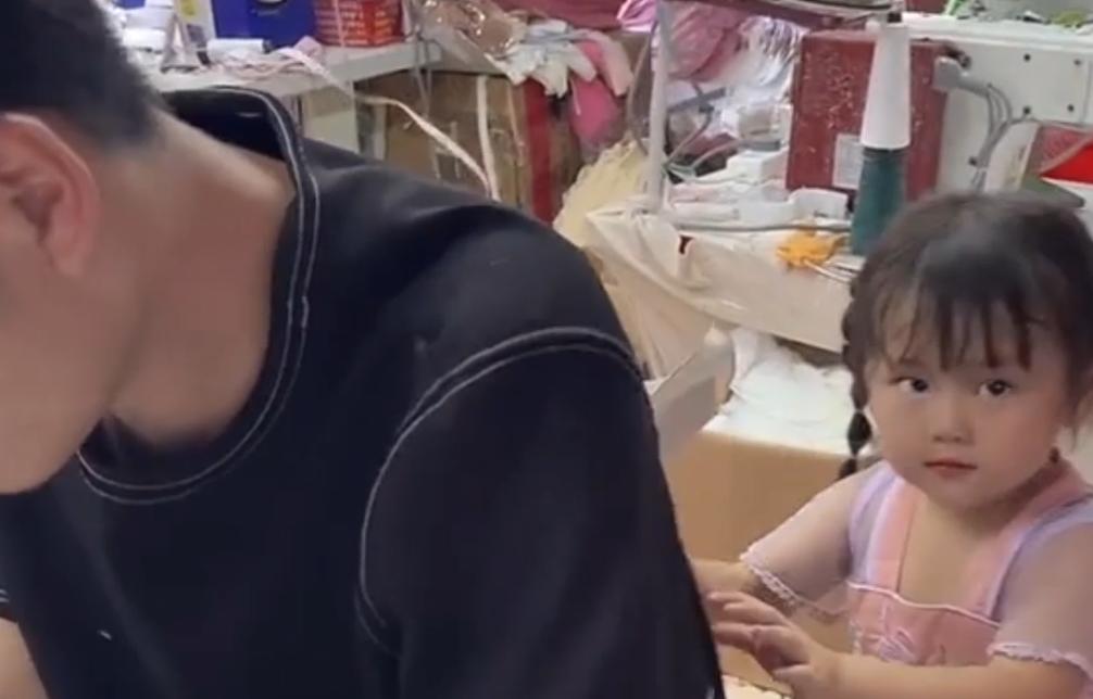 妮妮工厂小员工,妮妮的真实妈妈