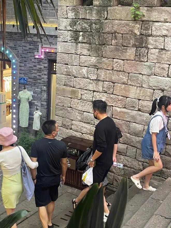 张兰回应与张颖颖合照曝光,张兰回应张颖颖照片被人利用