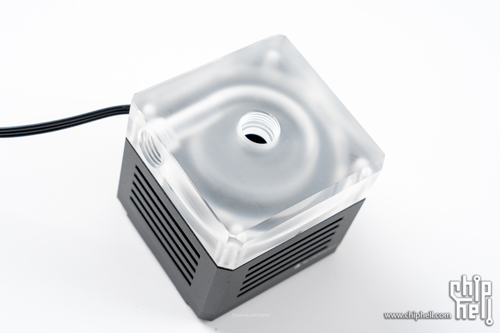 rog创世神装机视频,rog创世神细节