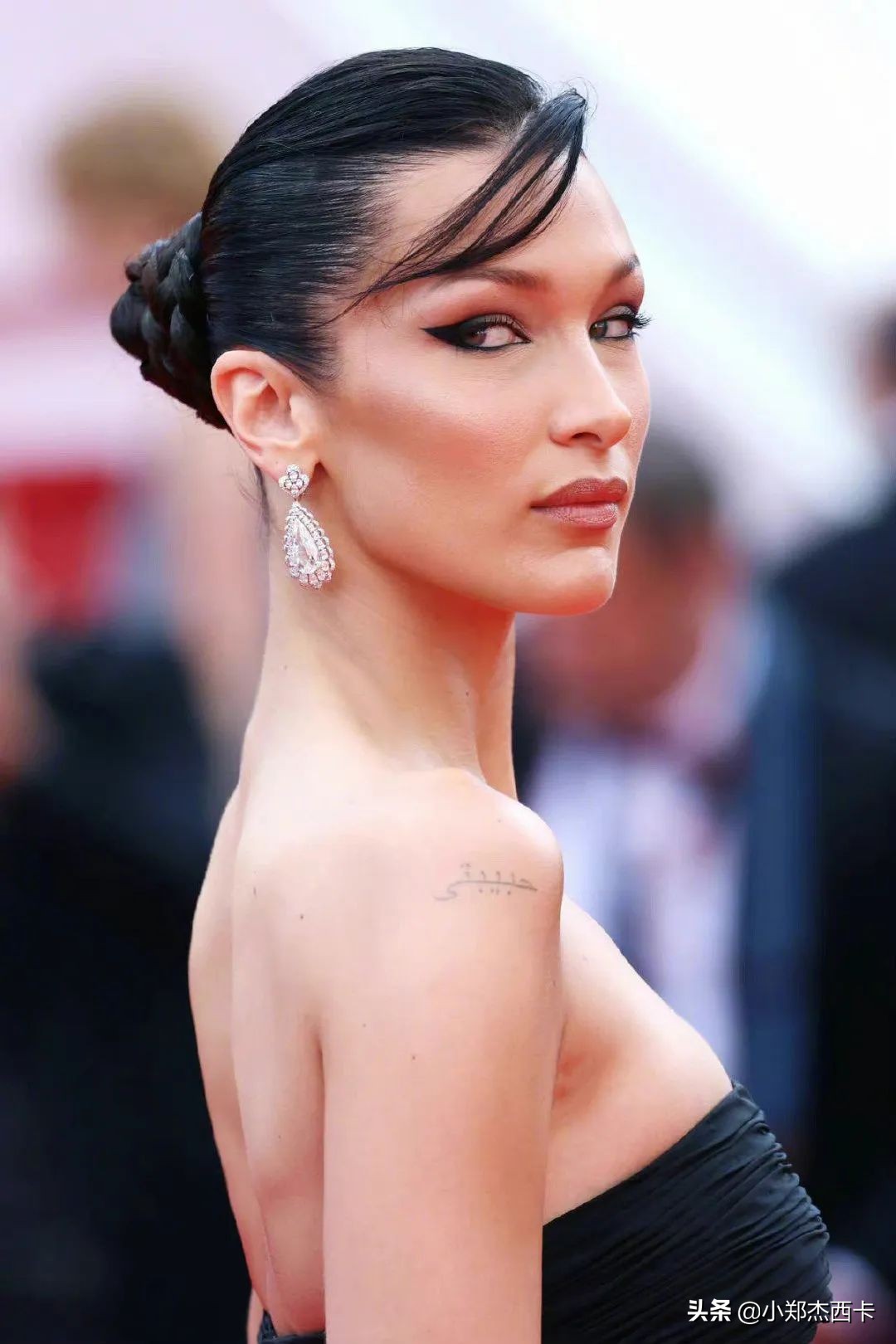 梅根上街恶搞引发网友吐槽,梅根被恶搞合集