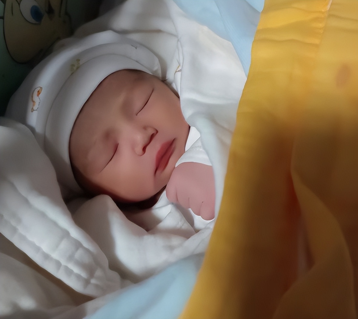 宝宝一般几个月认人,宝宝多大开始认人的表现