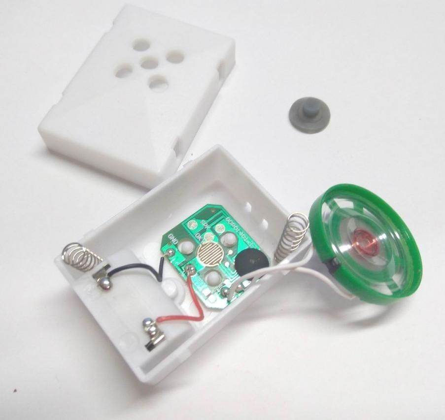 乌军拆俄军口粮动画,乌军士兵拆解弹药事件