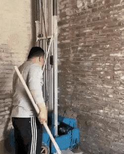 80个神奇的真实照片，不高兴的狗子，崎岖的铁路，倒立劈叉拉筋