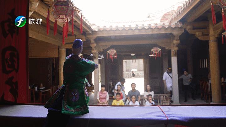 连续21年吊打厦门!这座疯狂“搞钱”的小城,藏着比三亚清净的海