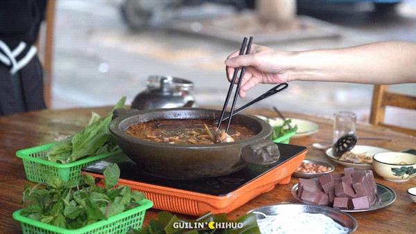 老字号石锅鱼31年老店,温岭石锅肥肠鱼