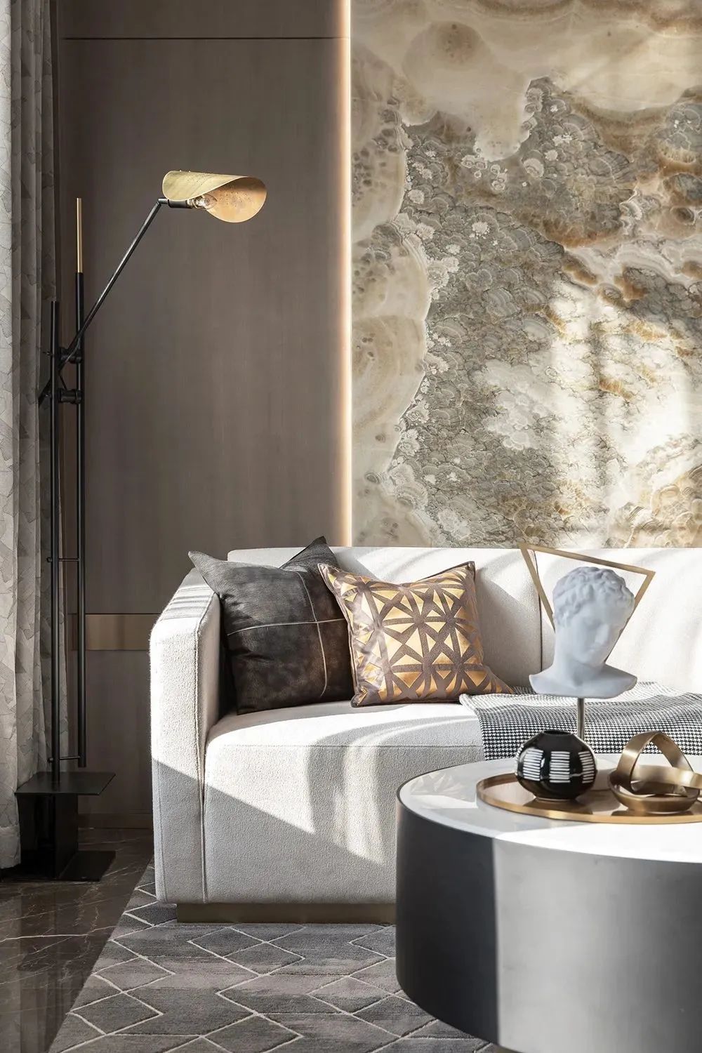 天然奢石和人造奢石的辨别,天然奢石与人工奢石对比