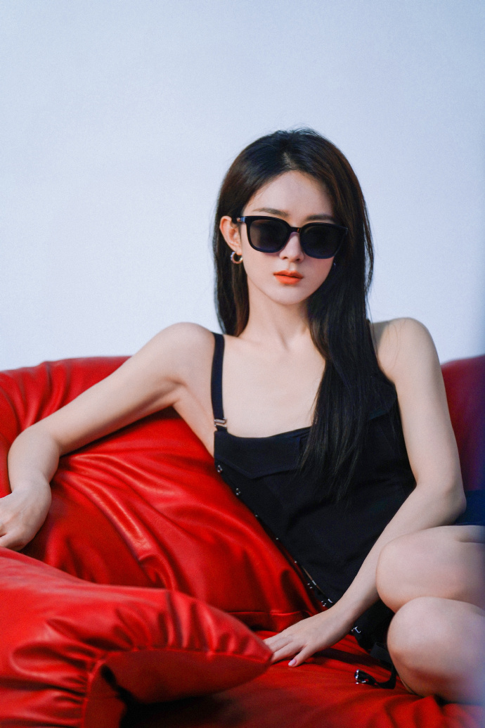 赵丽颖酷拽造型,赵丽颖酷酷短发