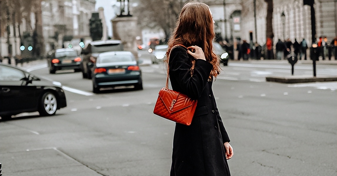 故事：公司结识帅总裁我心动，暧昧1年差点人财两空，我才知被骗