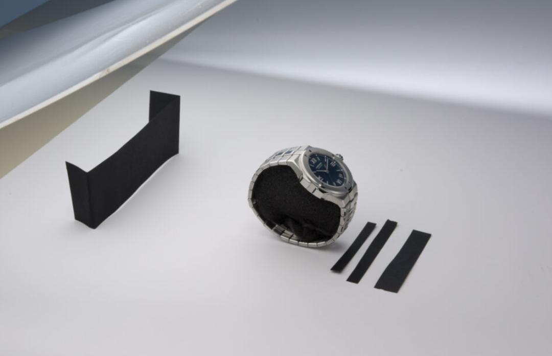 名表专柜一般都不给试戴,名表专卖店都买不到表