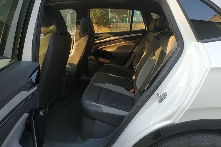 哇~终于放假了！！！可以开着大众ID4出去玩啦