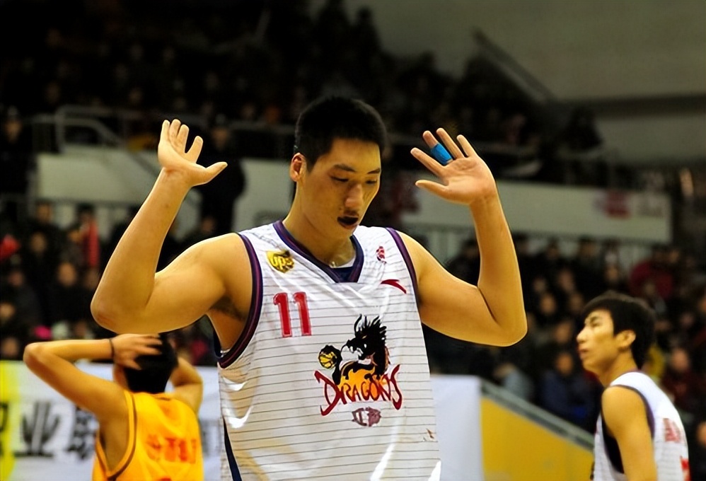 盘点cba历史十大中锋,cba总决赛姚明51分21篮板