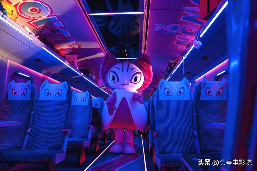 基努里维斯和布拉德皮特同框,模仿基努里维斯战术