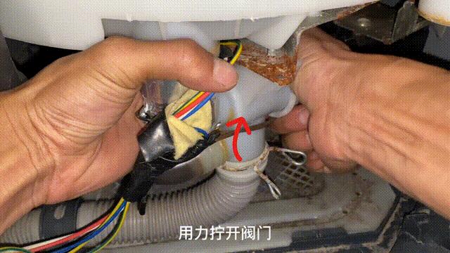 滚筒洗衣机出现排水故障怎么解决,小天鹅滚筒洗衣机排水故障e21