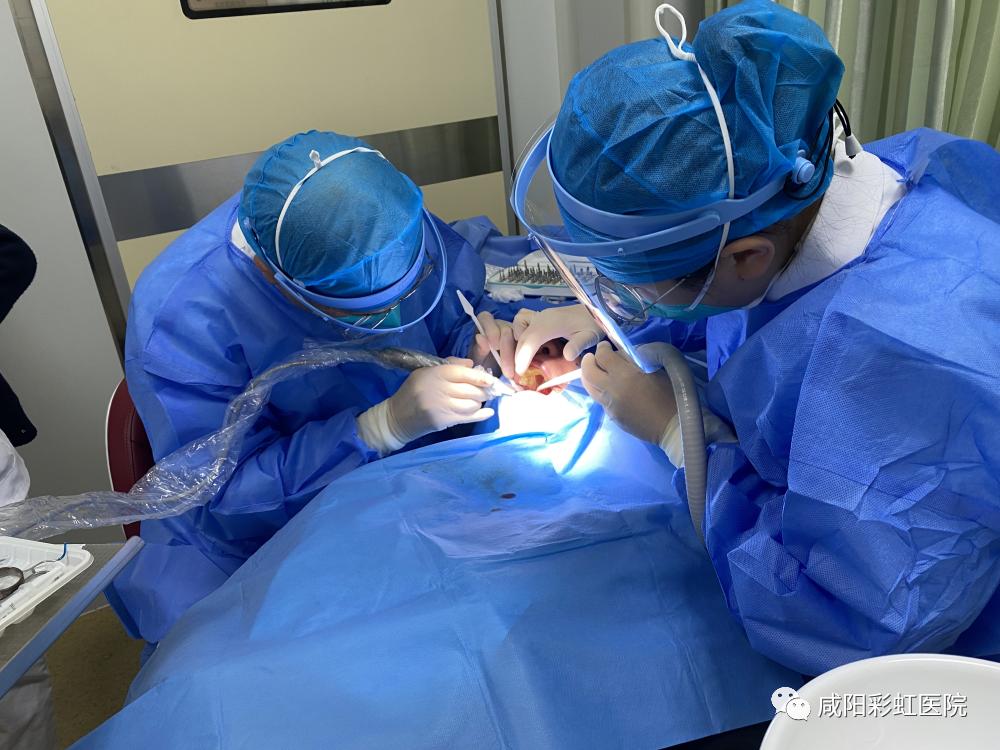 咸阳市种牙哪家医院好,西安第四军医大数字化微创种牙