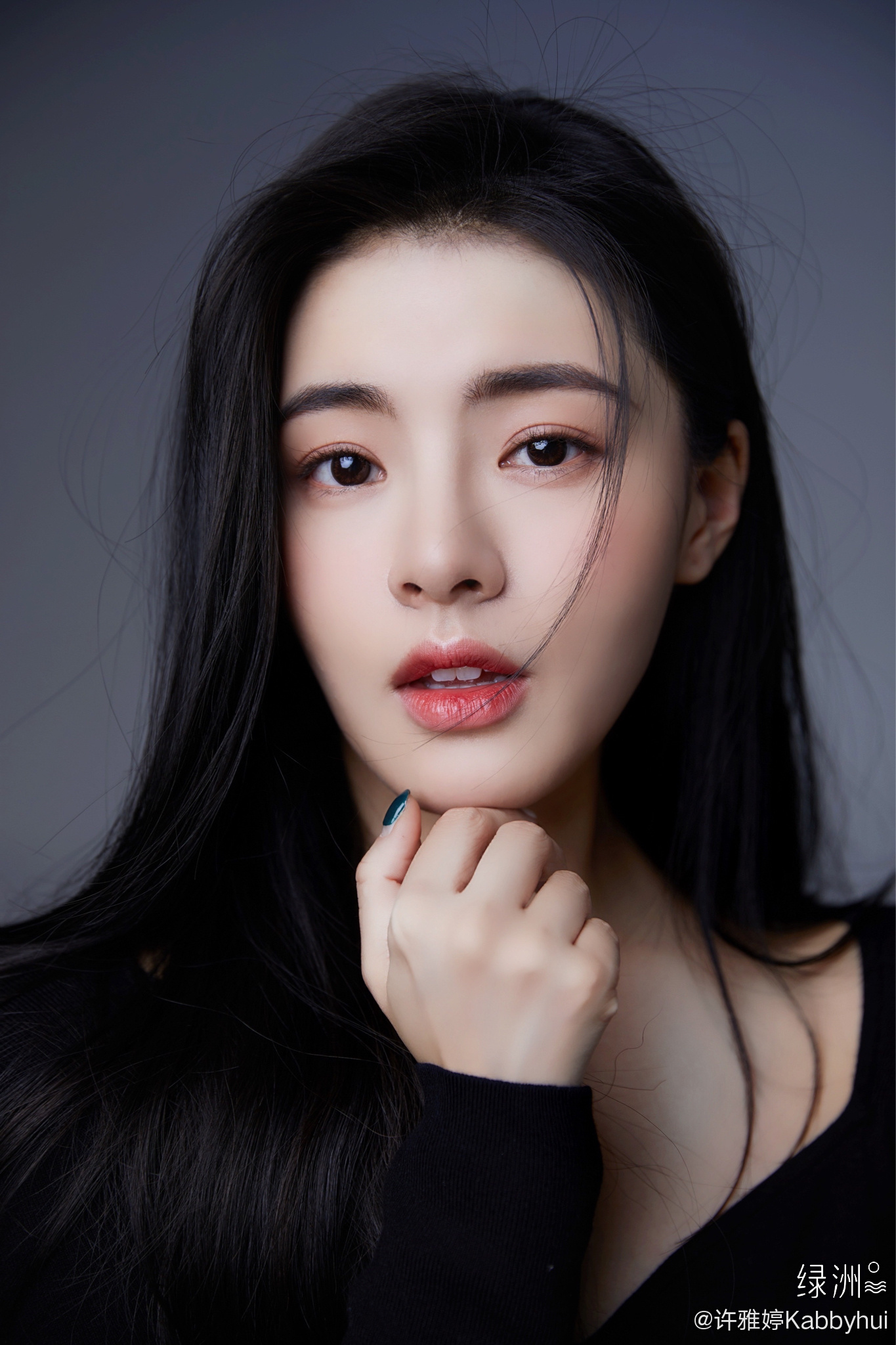 和郭富城传过绯闻，演过《美人鱼》，她还是陈钰琪版《倚天》小昭