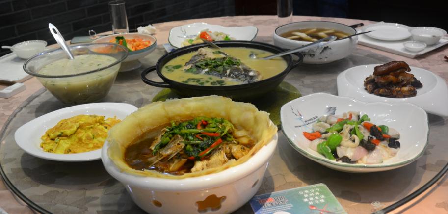 小鱼锅贴洪泽老鱼馆,洪泽小鱼锅贴2020