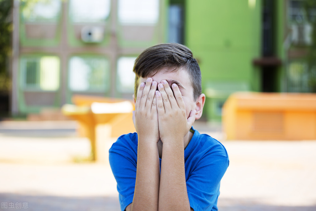 笑话:捡到一部苹果7,随即来了一条短信:密码0571,不用谢