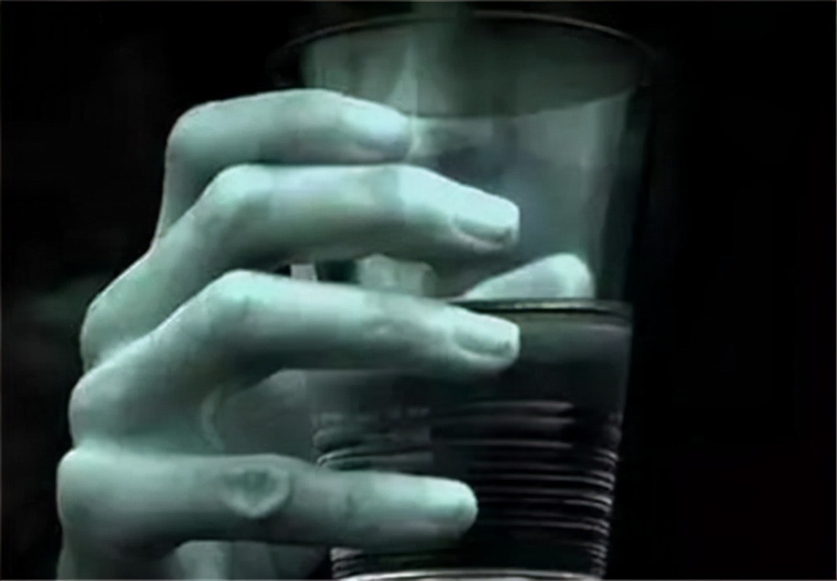 1995年，广州农妇疯狂投毒致18人中毒，都是迷信惹的祸