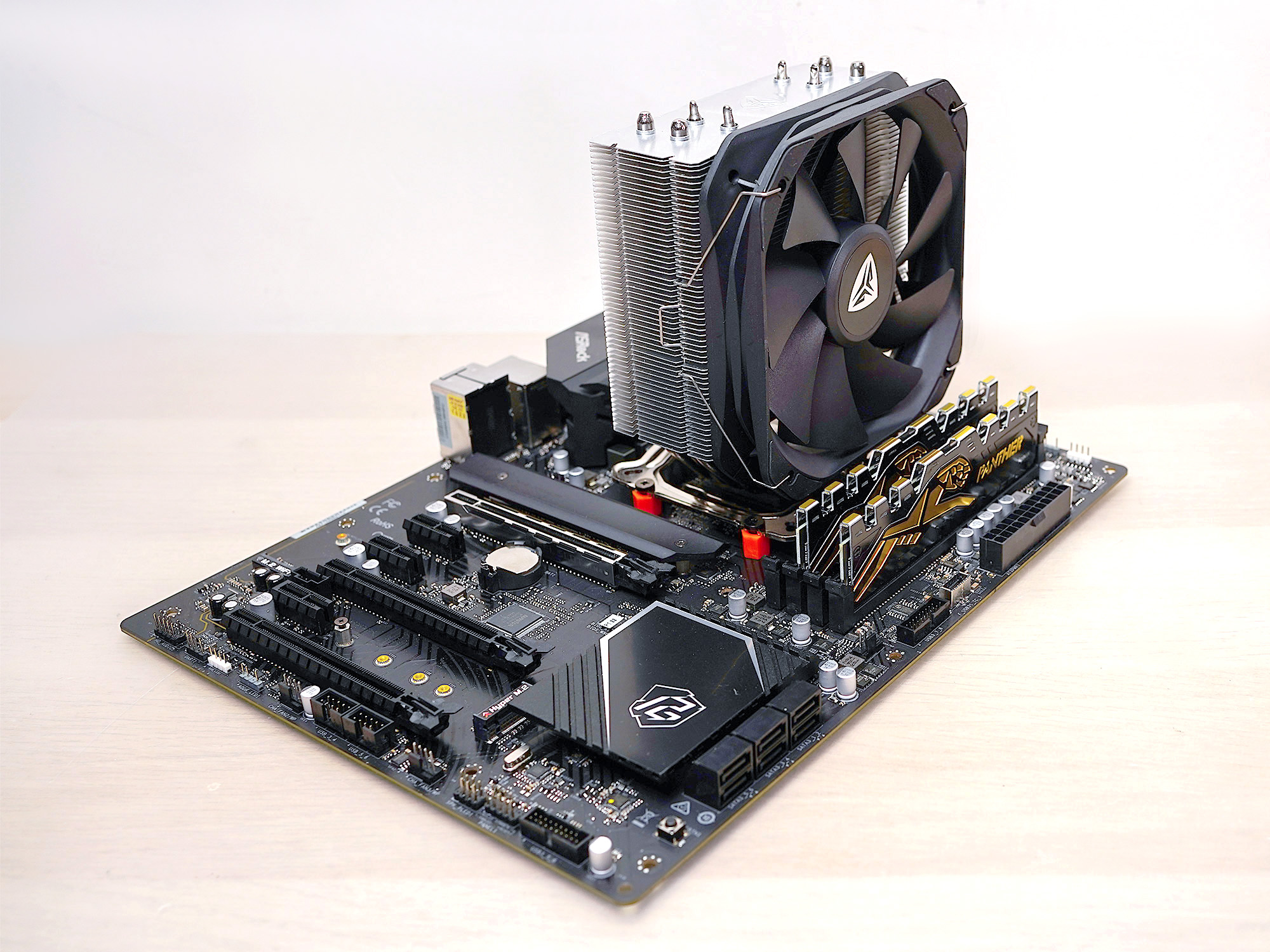 都2022年了，1080p分辨率下4GB显存够用吗？迟到的*X6R5**00XT评测