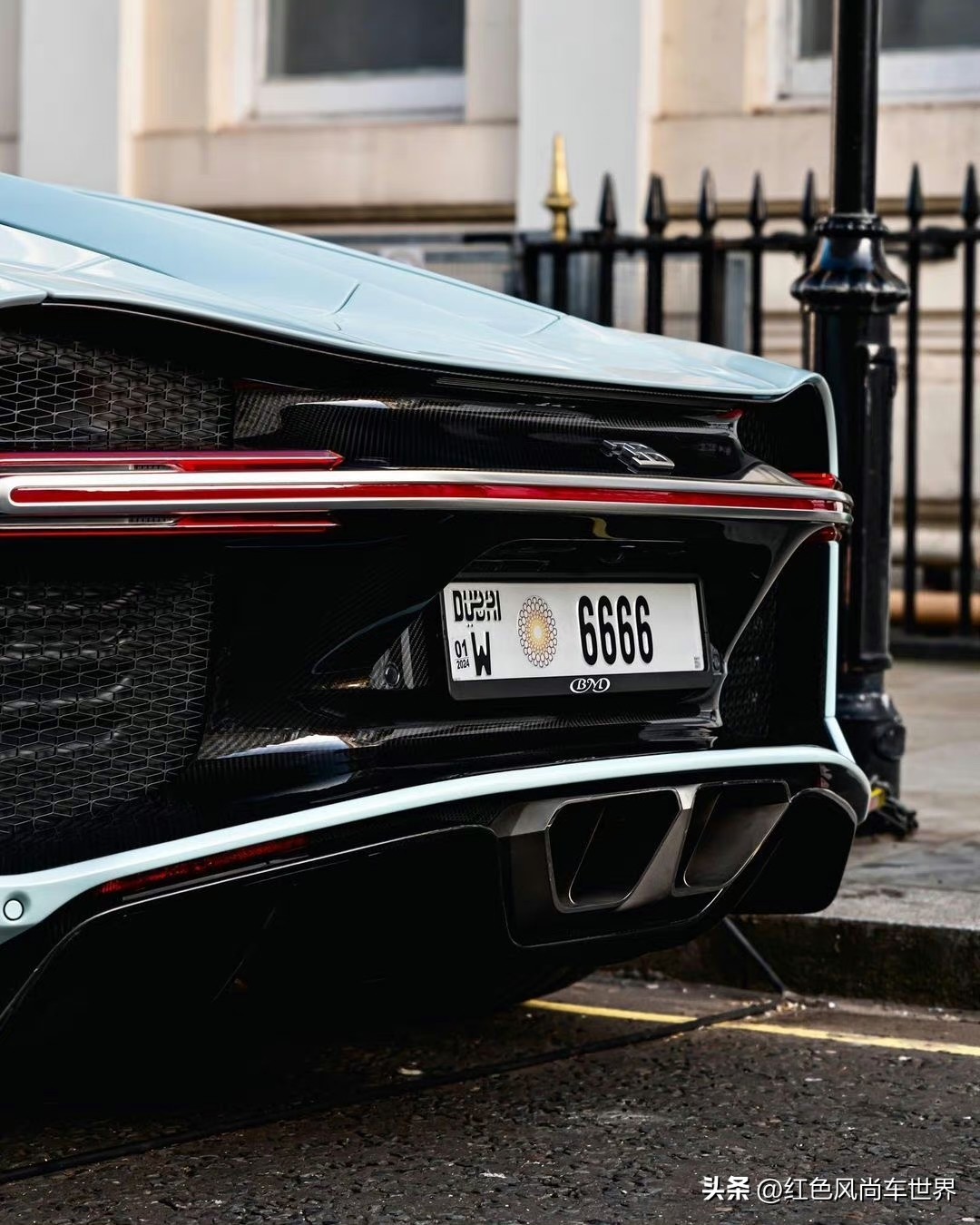 国外街拍精选系列|伦敦街头迪拜大佬座驾布加迪Chiron号比车贵