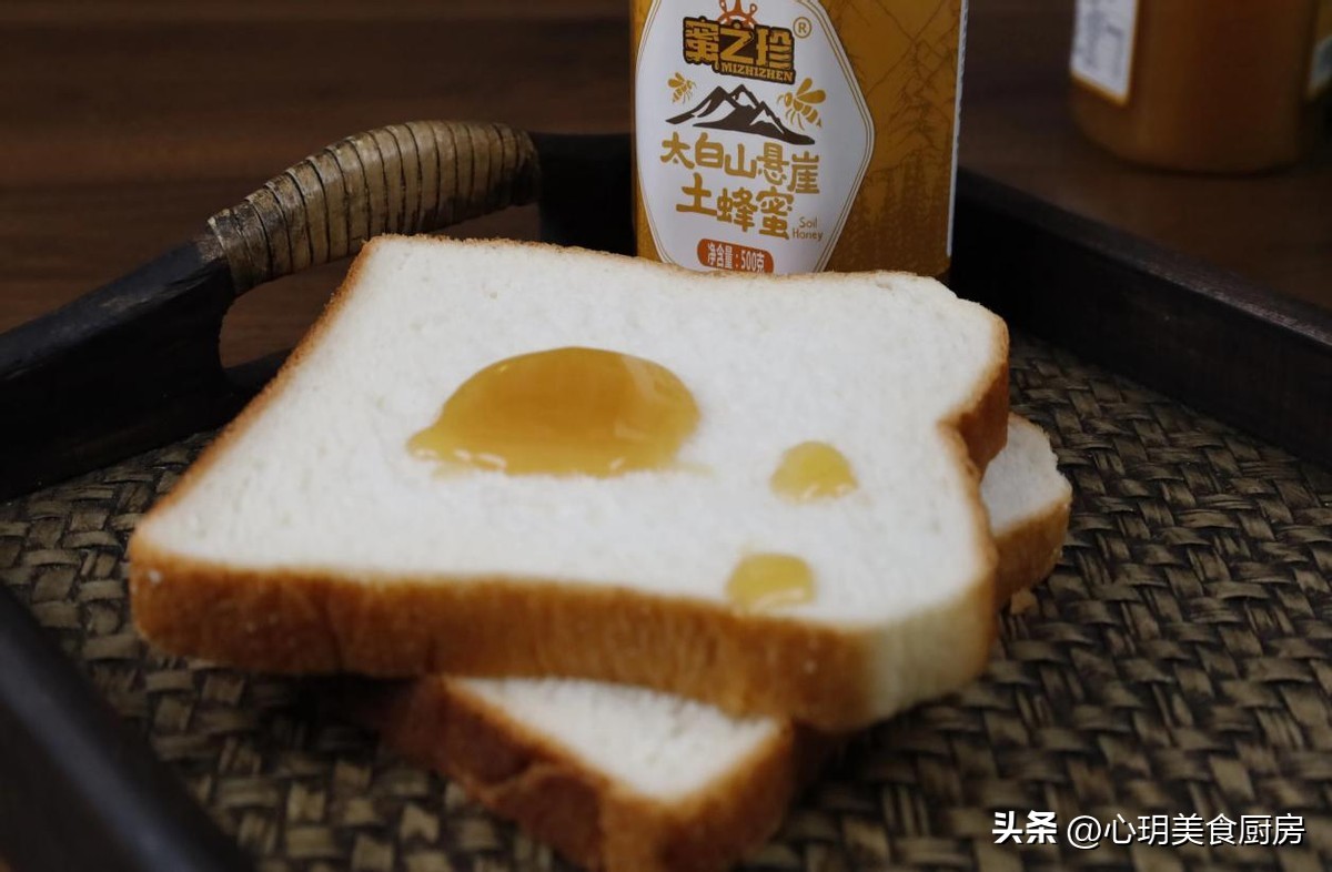 蜂蜜和什么早餐加起来最好吃,早餐怎么吃蜂蜜比较营养
